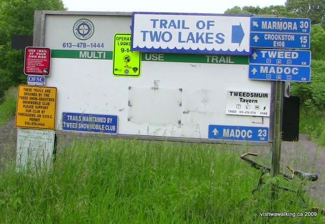 Trail of two Lakes, start sign