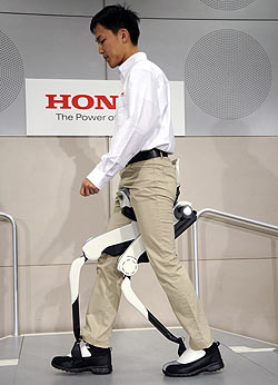 bionic leg apparatus from Honda