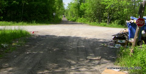 Trail of Two lakes, North ShoreRroad