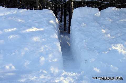 VanderwaterPark, tunnel at parking lot