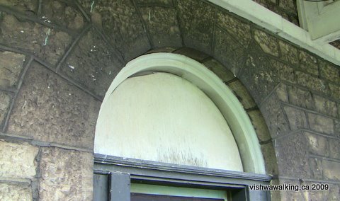 Ernestown, arch over the front door