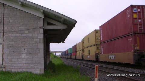 ernestown train station, looking east, close tracks
