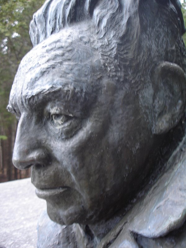 bust of reich